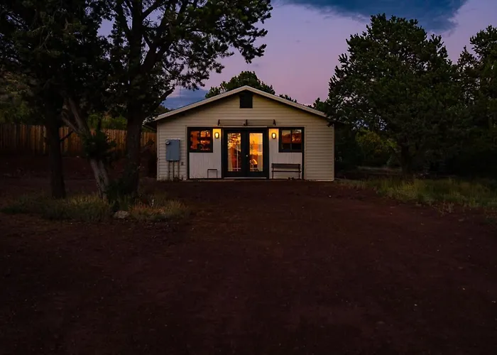 Cozy Cub Cabin, Wilderness Retreat Az Near Grand Canyon, Fire Pit Lodge