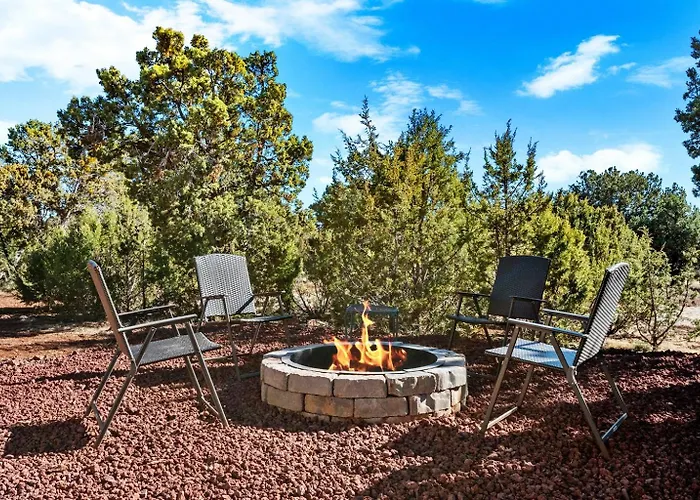 Cozy Cub Cabin, Wilderness Retreat Az Near Grand Canyon, Fire Pit Lodge